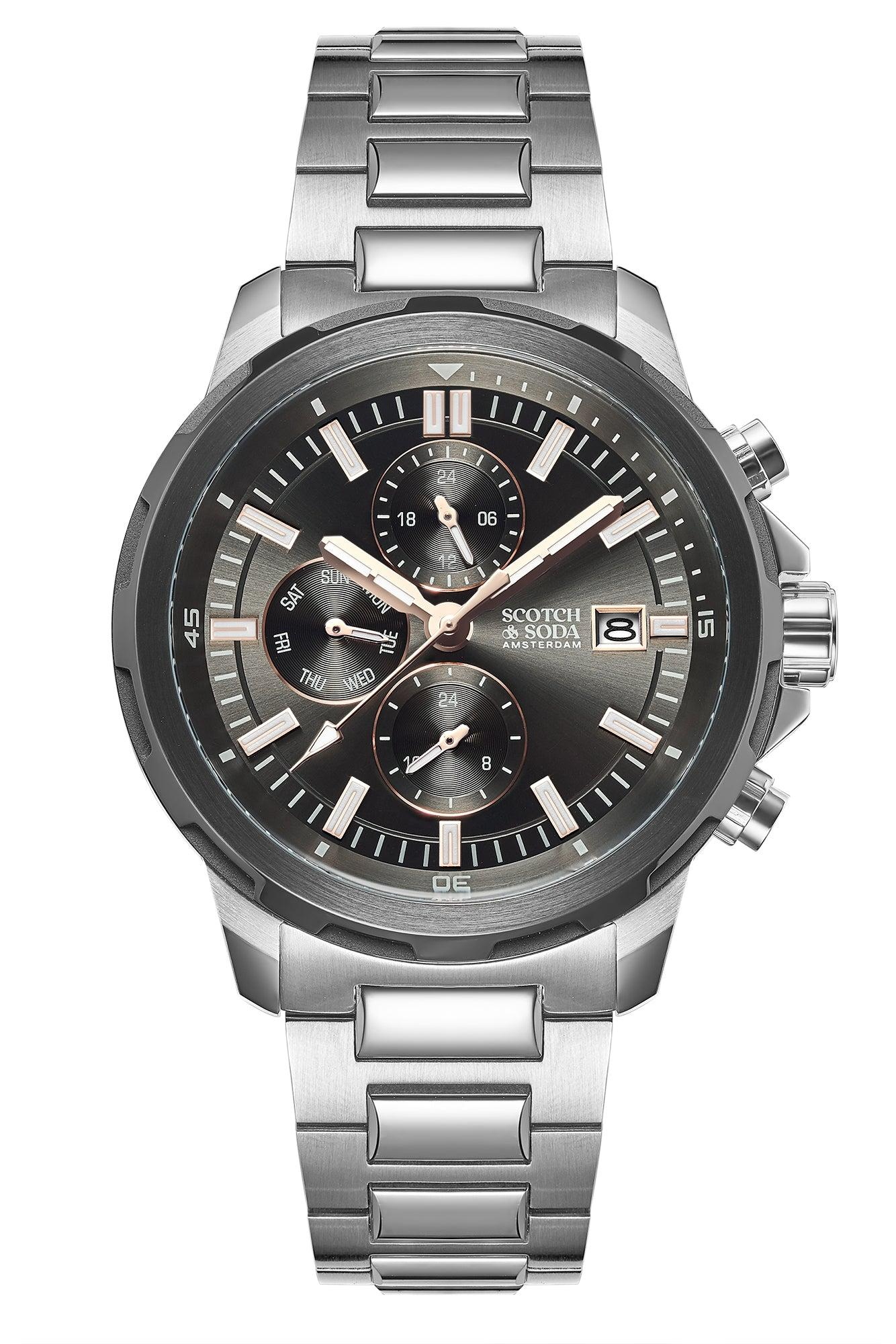 Het SSM.111C - Heren horloge van Scotch & Soda combineert stijl en functionaliteit met een strak ontwerp. Ideaal voor zowel formele als casual gelegenheden, dit horloge voegt een verfijnde touch toe aan elke outfit. Draag het met een scherp pak of een elegante casual look voor de beste uitstraling. Voeg een tijdloze accessoire toe aan je collectie.