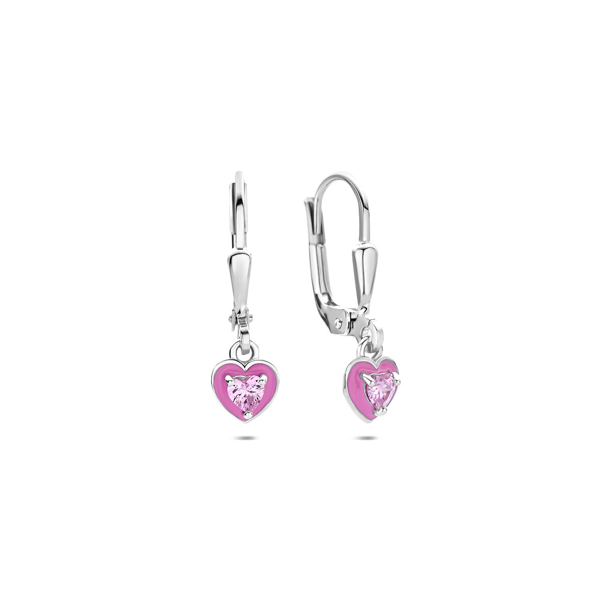 Gerhodineerd 925 zilveren oorhangers uitgevoerd in de vorm van een emaille hart met een zirkonia hart. De oorhangers hebben een totale hoogte van 20mm.