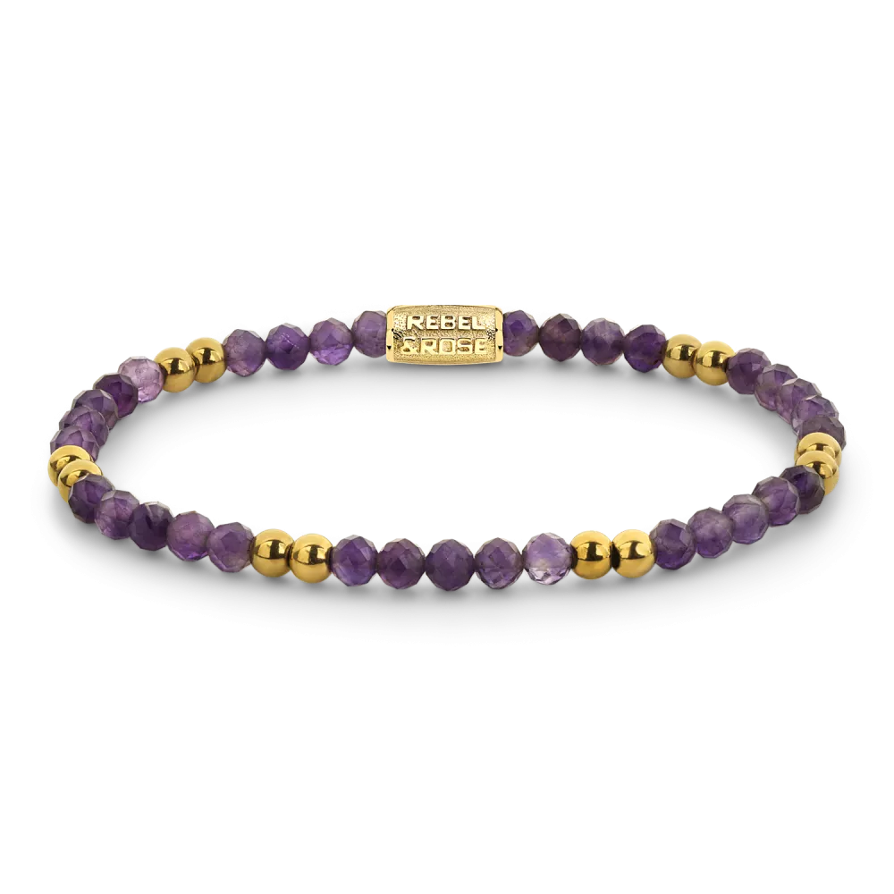 Bead armband, handgemaakt van 4mm stenen (Amethist, RVS ion-gold plated) met een 18 karaat goud ion-plated edelstalen sluiting. Het Rebel & Rose sieraad is makkelijk te combineren met onze andere kralenarmbanden.