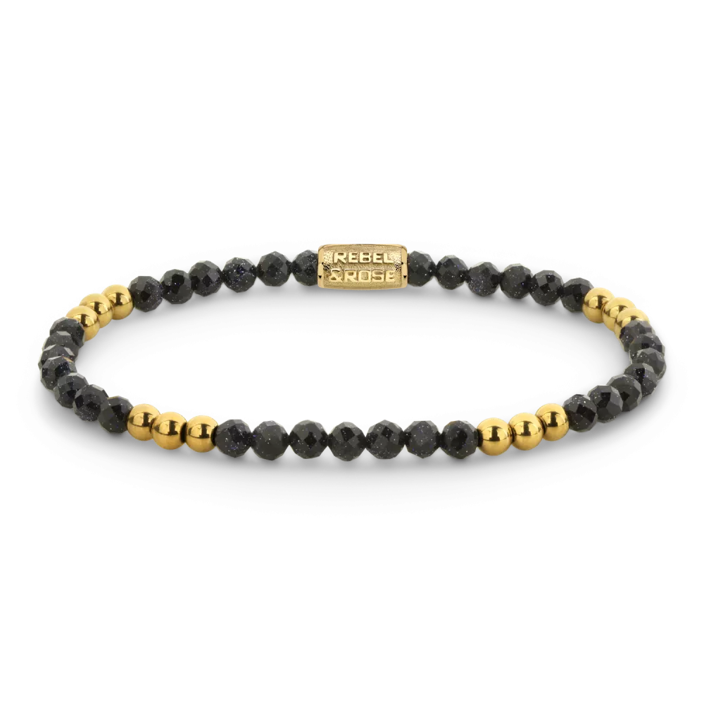 Bead armband, handgemaakt van 4mm stenen (Natural Sandstone, RVS ion-gold plated) met een 18 karaat goud ion-plated edelstalen sluiting. Het Rebel & Rose sieraad is makkelijk te combineren met onze andere kralenarmbanden.
