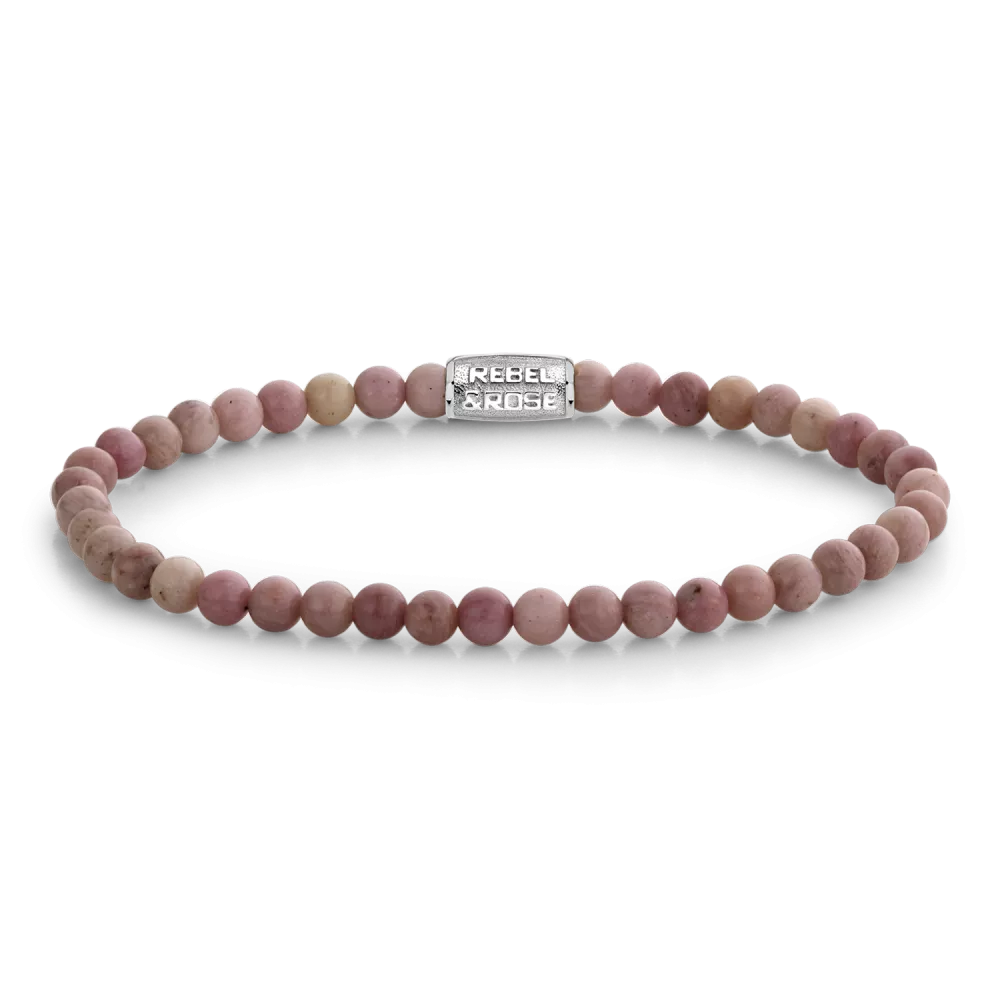Bead armband, handgemaakt van 4mm Rhodochrosiet stenen met een zilverkleurige edelstalen sluiting. Het Rebel & Rose sieraad is mooi te combineren met onze andere leren, zilveren of kralenarmbanden.
