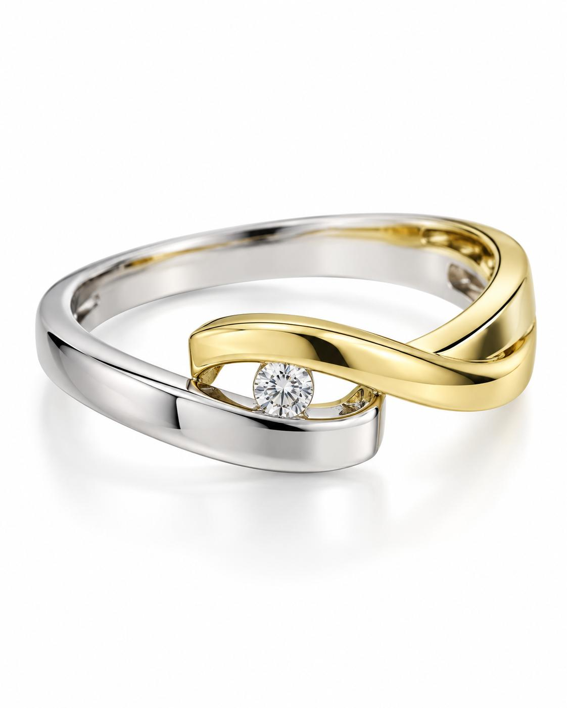 Deze prachtige Slagring, modelnummer GBG0085298, is vervaardigd uit 14 karaat goud en bezet met een schitterende diamant van 0.03 ct. SI-G. De ring, in maat 55, heeft een goud-zilver kleur en is ideaal als vriendschapsring. Draag hem dagelijks voor een subtiele maar stijlvolle uitstraling. Perfect te combineren met zowel casual als chique outfits.