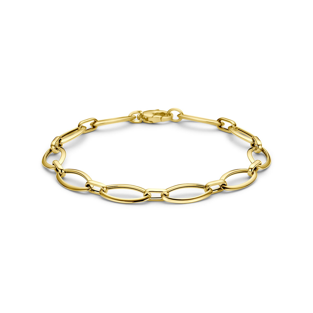 9k Geelkleurige armband met een schakelbreedte van 7.5mm. De armband heeft een lengte van 19cm en is uitgevoerd met een karabijnsluiting.