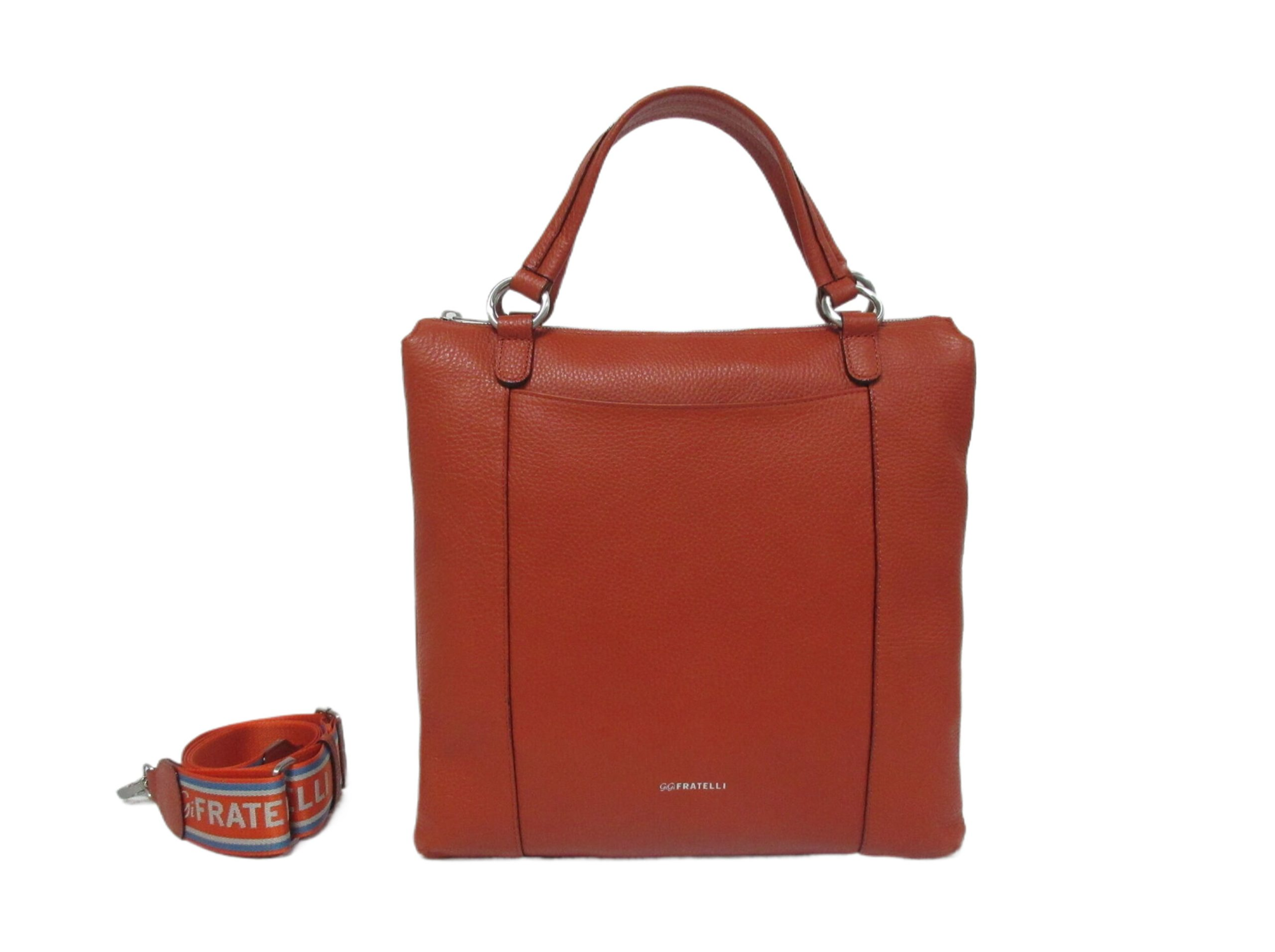 Fantastische oranje tas &ndash; een echte eyecatcher
Op zoek naar een stijlvolle oranje tas die je gemakkelijk met verschillende outfits kunt combineren? Deze prachtige oranje tas is een echte eyecatcher en geeft iedere outfit een vrolijke en trendy uitstraling. De warme, opvallende kleur maakt deze tas perfect om je dagelijkse look n&eacute;t dat beetje extra te geven.

Met het praktische formaat van 25 cm hoog &times; 25 cm breed &times; 4 cm diep is de tas ruim genoeg voor je belangrijkste essentials, terwijl hij dankzij de geringe diepte mooi compact blijft.

Praktisch ingedeeld
De tas beschikt over een ruim hoofdvak waarin je je dagelijkse benodigdheden gemakkelijk kunt meenemen. Binnenin vind je een extra ritsvak voor spullen die je veilig en overzichtelijk wilt opbergen. Daarnaast zijn er twee steekvakken, ideaal voor bijvoorbeeld je telefoon, sleutels of andere kleine items.

Ook aan de buitenzijde is aan opbergruimte gedacht. De tas heeft zowel een ritsvak aan de voorzijde als een ritsvak aan de achterzijde. Zo heb je spullen die je snel nodig hebt altijd binnen handbereik.

Oranje tas die makkelijk te combineren is
Oranje is een verrassend veelzijdige kleur. Combineer deze tas met neutrale tinten zoals zwart, beige, wit of denim, of gebruik de tas juist als kleurrijk accent bij een rustige outfit. Of je nu gaat shoppen, een dagje uit gaat of een avondje weg bent: deze oranje tas geeft je outfit een stijlvolle en speelse touch.

Kenmerken
Prachtige oranje kleur

Trendy en opvallende eyecatcher

Afmetingen: 25 cm hoog &times; 25 cm breed &times; 4 cm diep

Ruim hoofdvak

Binnenvak met ritssluiting

Twee praktische steekvakken

Ritsvak aan de voorzijde

Ritsvak aan de achterzijde

Compact en praktisch formaat

Makkelijk te combineren met verschillende outfits

Een kleurrijke en stijlvolle tas die praktisch is &eacute;n je outfit direct een vrolijke uitstraling geeft.