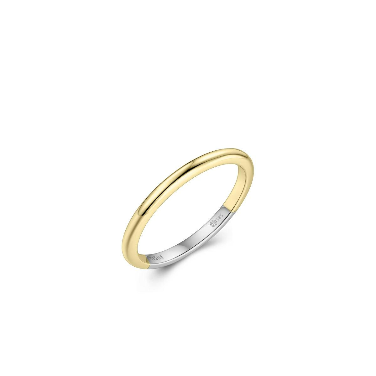 R501Y-56. Gisser goudkleurige gladde ring. 