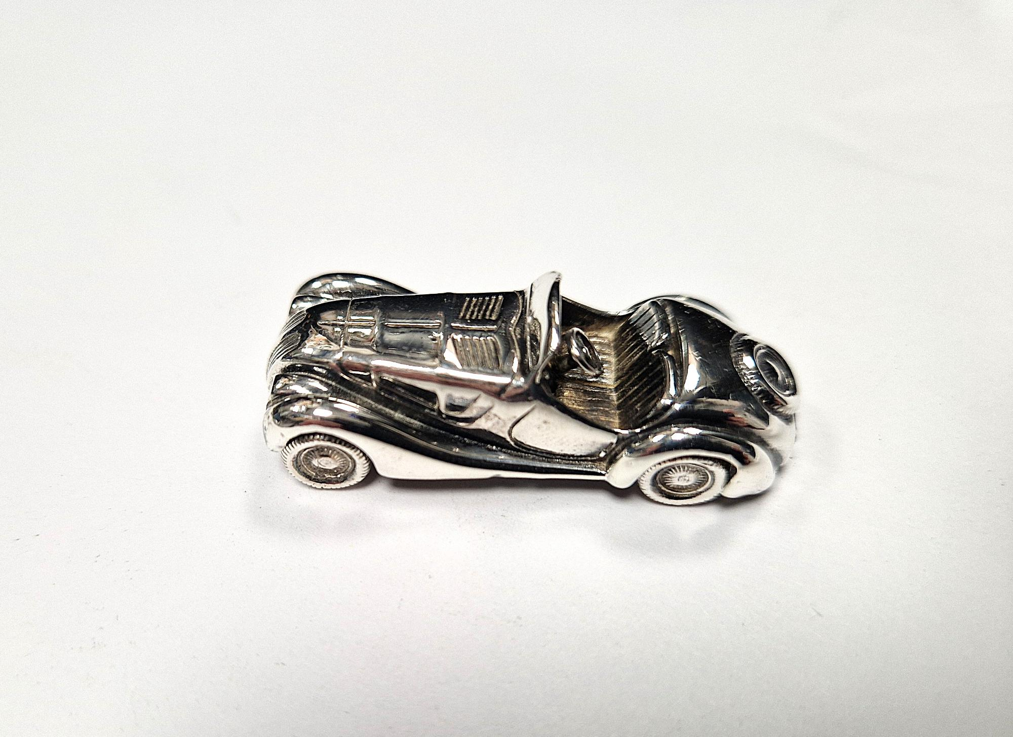 1e gehalte zilveren BMW (4,5 cm lang)
