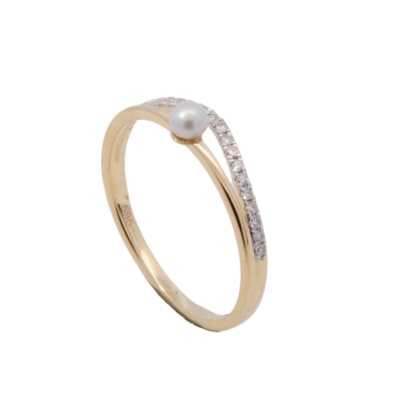 Der D-Ring Gold 585 mit der Modellnummer 181654054 bietet ein elegantes Design mit einem 3,0 mm SWZ und 21 funkelnden Brillanten. Die perfekte Wahl f&uuml;r den Alltag oder besondere Anl&auml;sse. Kombiniere ihn mit dezenter, eleganter Kleidung, um seinen Glanz zu unterstreichen. Ein Muss f&uuml;r jeden Schmuckliebhaber. Perfekt f&uuml;r einen stilvollen Auftritt.