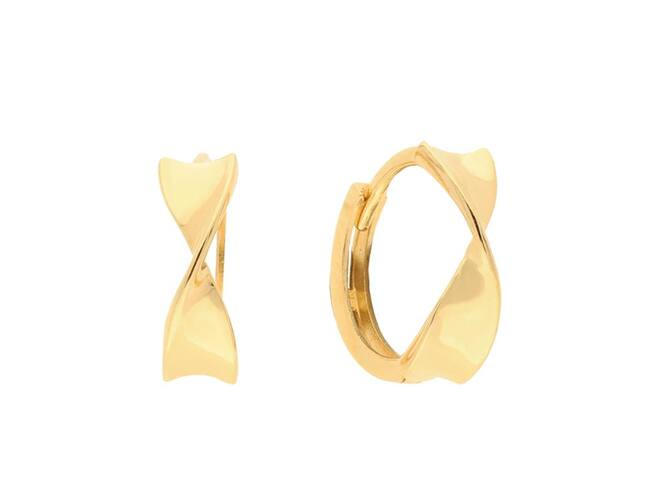 De Klapoorringen Wokkel zijn prachtige sieraden. Ze zijn gemaakt van 14-karaats goud en hebben een goudkleurige afwerking. Perfect voor dagelijks gebruik of speciale gelegenheden. Draag deze elegante oorringen met je favoriete outfit voor een stijlvolle en verfijnde look. Een must-have accessoire voor iedere sieradenliefhebber.