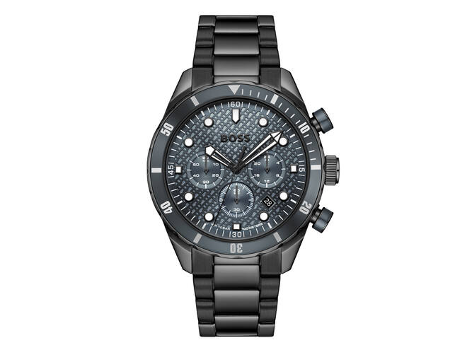 De Boss Cronomatic HB1514340 heeft een zwarte wijzerplaat en kast, beide van roestvrij staal, met een diameter van 44mm en dikte van 12,9mm. De horlogeband is ook zwart en van roestvrij staal. Het horloge is waterbestendig tot 10 ATM en heeft een datumaanduiding. Draag het om de pols voor een stoere, elegante look. Perfect voor elke gelegenheid.