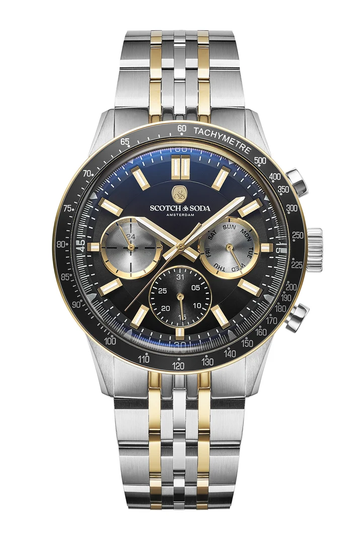 De SSM.104D combineert een diep zwarte wijzerplaat met een zilverkleurige kast en een stalen band met goudkleurige accenten. Een krachtige mix van klassiek en uitgesproken. De zwarte tachymeter bezel omlijst het geheel en geeft dit model een sterke, samenhangende uitstraling. 