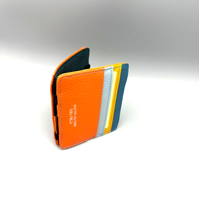 mapje voor credit cards en papier geld