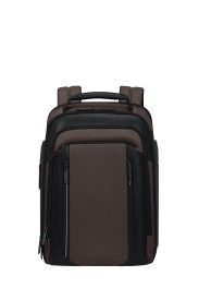 Duurzame bruine rugzak van gerecycled PET &ndash; perfect als handbagage (17L)

Deze stijlvolle en functionele bruine rugzak is de ideale keuze voor dagelijks gebruik, reizen of als handbagage in het vliegtuig. Met een compact formaat van 41 x 29 x 14 cm en een inhoud van 17 liter biedt deze rugtas voldoende ruimte zonder onhandig groot te zijn.

De rugzak is gemaakt van 100% gerecycled PET-materiaal, waarbij zowel de buitenkant, voering, ritsen als afwerking vervaardigd zijn uit gerecyclede plastic flessen &ndash; gelijk aan maar liefst 35 PET-flessen. Dit maakt de tas niet alleen praktisch, maar ook een duurzame en milieubewuste keuze.

Dankzij het slimme ontwerp beschikt de tas over:

3 voorvakken, 2 zijvakken en 1 achtervak voor optimale organisatie

Een handige smart sleeve om de tas eenvoudig op een koffer te plaatsen

Ergonomische schouderriemen met extra vakje voor comfort en gemak

Een sternum strap voor extra stabiliteit tijdens het dragen

Een praktische fleshouder voor onderweg

Stevige ritssluitingen en een bovenhandvat

Met een gewicht van slechts 1,2 kg is deze zachte rugzak licht en comfortabel, ideaal voor zowel werk, school als reizen.

Belangrijkste kenmerken:

Kleur: Bruin

Materiaal: 100% gerecycled polyester (PET)

Inhoud: 17 liter

Geschikt als handbagage

Duurzaam en milieuvriendelijk

Kies voor een combinatie van stijl, comfort en duurzaamheid met deze veelzijdige rugzak &ndash; perfect voor de moderne reiziger.
Afmetingen
41 x 29 x 14 cm