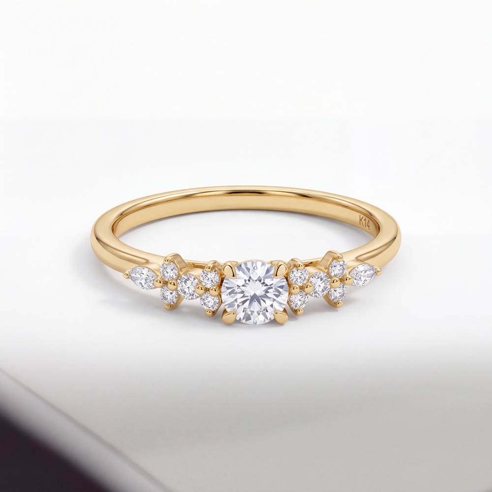 Verbluffende 14K Geelgouden Verlovingsring met Natuurlijke Diamanten (0.42 ct)Maak een onuitwisbare indruk met deze unieke, handgemaakte verlovingsring uit de exclusieve collectie van Juwelier Rijk in Amsterdam. Dit model combineert de warme, klassieke uitstraling van massief 14 karaat geelgoud met de schitterende helderheid van natuurlijke diamanten met een totaal gewicht van 0.42 karaat.   Het OntwerpWat deze ring zo bijzonder maakt, is het sierlijke bloem- en clusterdesign aan weerszijden van de centrale diamant. De verfijnde zetting accentueert de schittering van de natuurstenen optimaal, wat zorgt voor een romantische en tijdloze uitstraling. Het is de perfecte keuze voor wie zoekt naar een ring die afwijkt van de traditionele solitaire ring, maar toch elegant en draagbaar blijft voor elke dag.