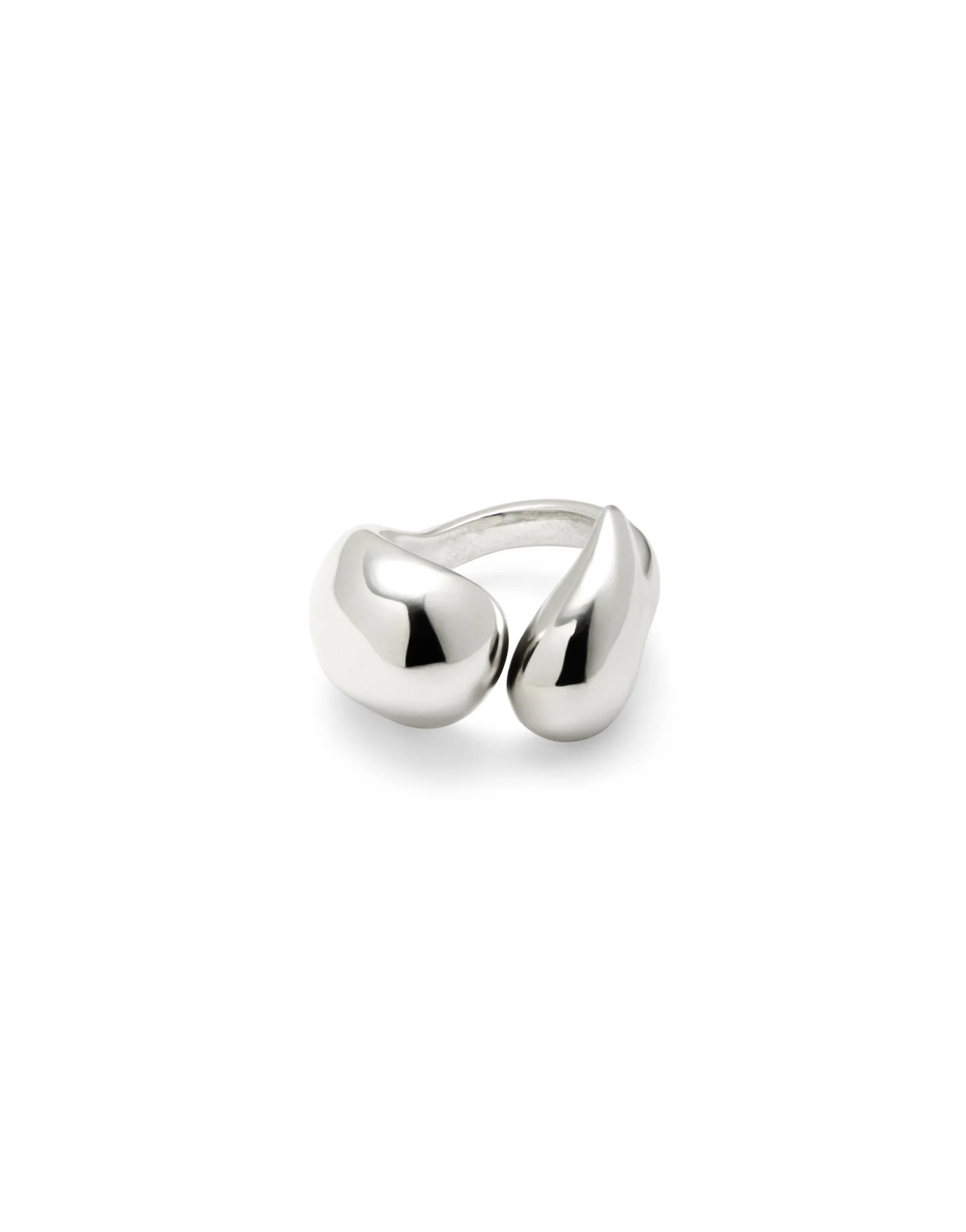 Deze prachtige ring, modelnummer ANI0874MTL00015, valt in de categorie JEWEL en is perfect voor elke gelegenheid. Het stijlvolle ontwerp maakt het ideaal voor dagelijks gebruik. Draag deze veelzijdige ring alleen voor een subtiele look, of combineer met andere sieraden voor extra flair. Voeg een vleugje elegantie toe aan je alledaagse outfit.
