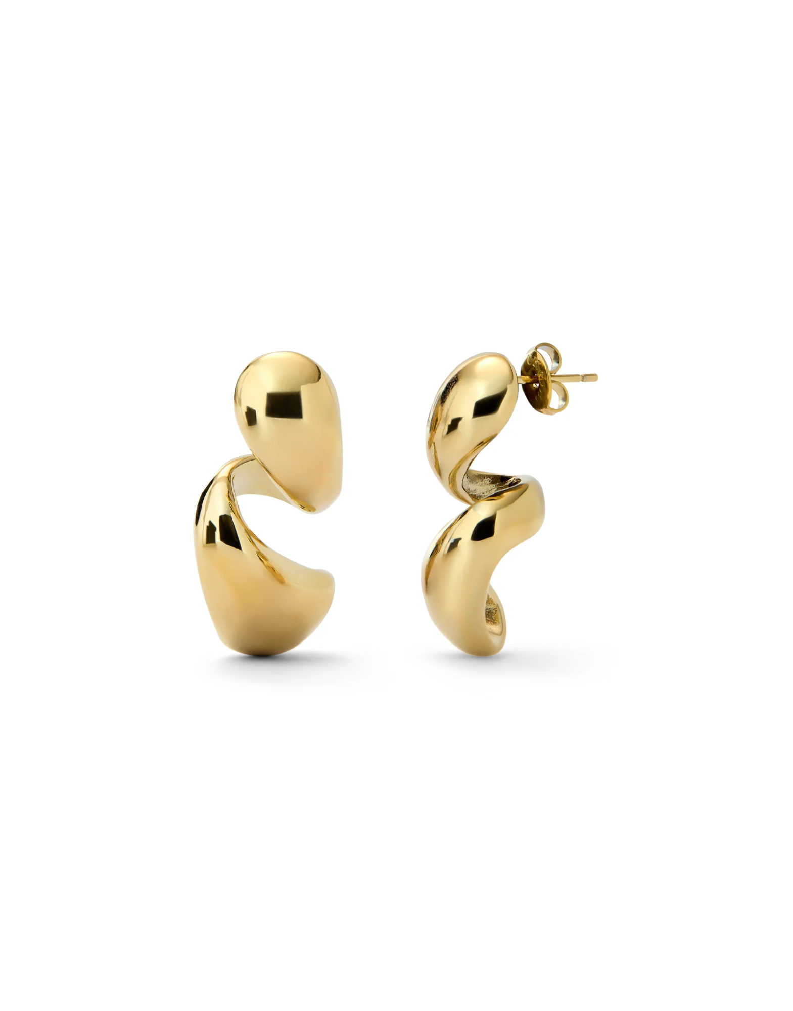 De PEN1079ORO0000U is een prachtig paar oorstekers, perfect voor elke gelegenheid. Deze "Jewel" stud oorbellen stralen elegantie uit en kunnen elke outfit verfijnen. Draag ze met opgestoken haar voor een subtiele, maar verfijnde look die de eenvoud en schoonheid van deze sieraden benadrukt. Ideaal voor zowel dagelijks gebruik als speciale gelegenheden.