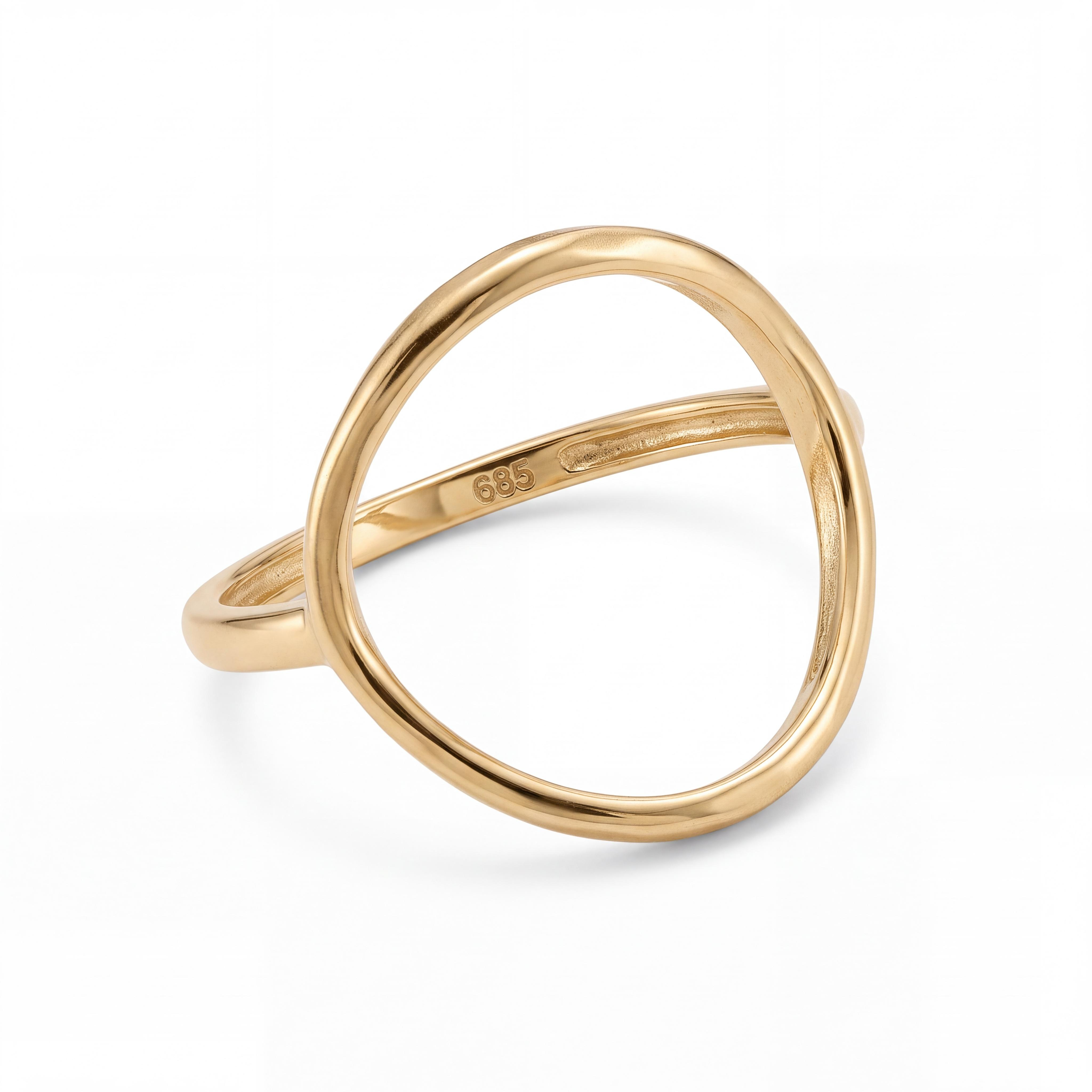 De 14K Gouden Grijp Ring Elegante Design, modelnummer SK24926-14, is een verfijnde ring van Juwelier Rijk in Amsterdam. Gemaakt van 14-karaats goud, met een gewicht van 1,6 gram en maat 56, biedt deze nieuwe ring elegantie en stijl. Deze gouden ring is perfect voor speciale gelegenheden en dagelijkse elegantie. Draag hem solo voor een tijdloze uitstraling.