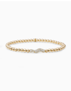 De Pave Twirl Armband Zirconia heeft dat speelse detail waar je naar op zoek bent. Zirconia steentjes schitteren in hun pav&eacute; setting, elk vakkundig gezet in 925 Sterling Zilver met een warme goudkleurige afwerking die comfort en klasse combineert. De draaiende vorm geeft beweging aan je pols, zonder dat het opdringerig wordt. Wit Zirconia vangt licht op een manier die subtiel is maar nooit saai, perfect voor de vrouw die weet dat detail het verschil maakt. Of je hem draagt bij een lunch met vriendinnen of een avond uit, deze armband voegt dat persoonlijke tintje toe. &bull; 925 Sterling Zilver met Gold Plated afwerking &bull; Pav&eacute; gezette Zirconia voor subtiele schittering &bull; Lengte: 18 cm &bull; Draaiend ontwerp dat meebewegt met je pols &bull; Solo te dragen of te stapelen Een armband die zowel verfijnd als veelzijdig is, klaar om jouw look compleet te maken.