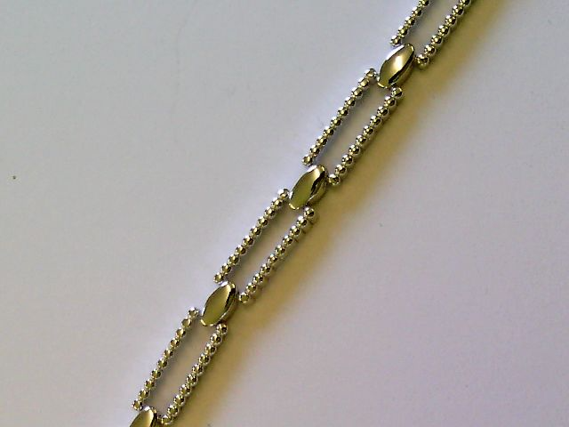 Das Armband Silber/RH 19cm, Modellnummer 5-215556-001, besteht aus 925er Sterlingsilber. Es geh&ouml;rt zur Kategorie "Jewel" und ist ein elegantes Silberarmband in Gr&ouml;&szlig;e 190 mm. Ideal f&uuml;r einen stilvollen Look am Handgelenk, l&auml;sst es sich perfekt mit anderen Schmuckst&uuml;cken kombinieren. Perfekt f&uuml;r jeden Anlass und unverzichtbar f&uuml;r jede Schmucksammlung.