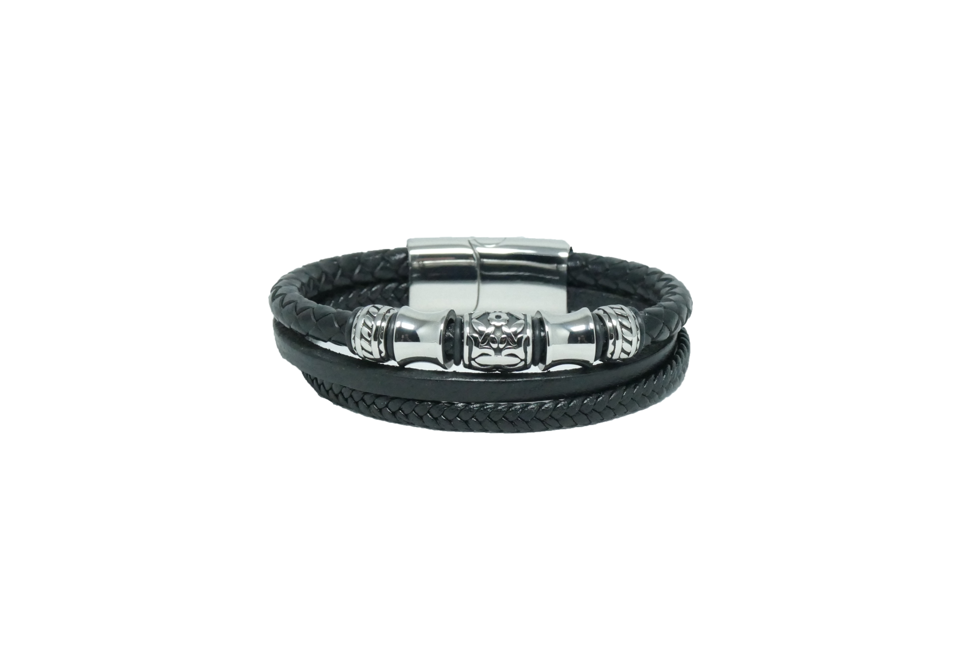 De Bale Zwart 21 cm, modelnummer BALE ZWART 21 CM, is een elegante armband die valt onder de categorie juwelen. Met zijn strakke en moderne ontwerp is hij perfect voor zowel dagelijkse als formele gelegenheden. Draag deze armband solo voor een minimalistische look of combineer met andere sieraden voor een stijlvolle layering-effect.
