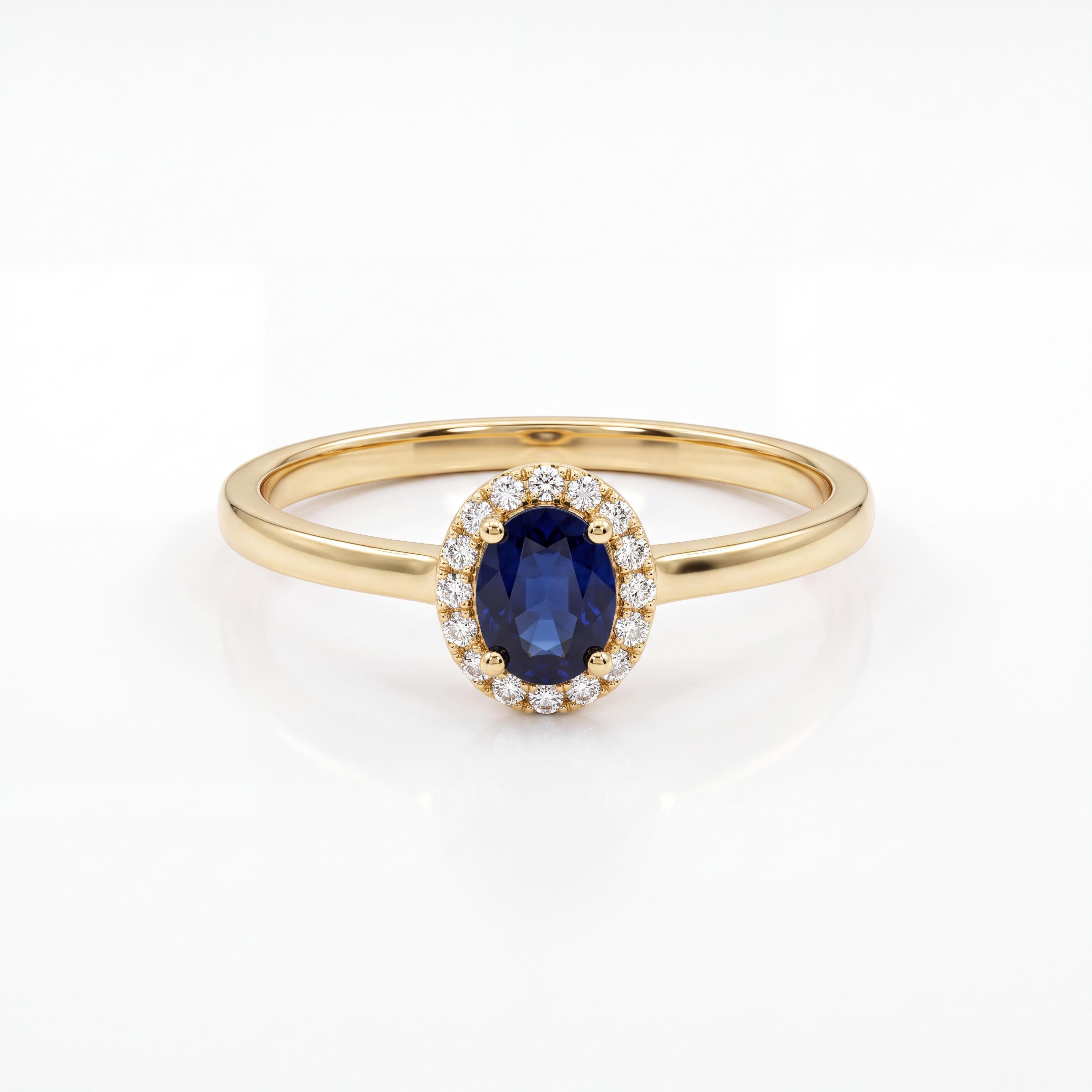 Schitter met klassieke verfijning dankzij deze 14 karaat geelgouden saffier ring van Juwelier Rijk. Het sierlijke ontwerp heeft een diepblauwe ovale saffier als centraal middelpunt, elegant omarmd door een schitterende krans van 0.08 ct H/SI kwaliteit diamanten. Een tijdloos sieraad vol koninklijke charme. Kom deze gouden damesring bewonderen en passen bij Juwelier Rijk aan de Heiligeweg 10 in Amsterdam of bestel direct online.