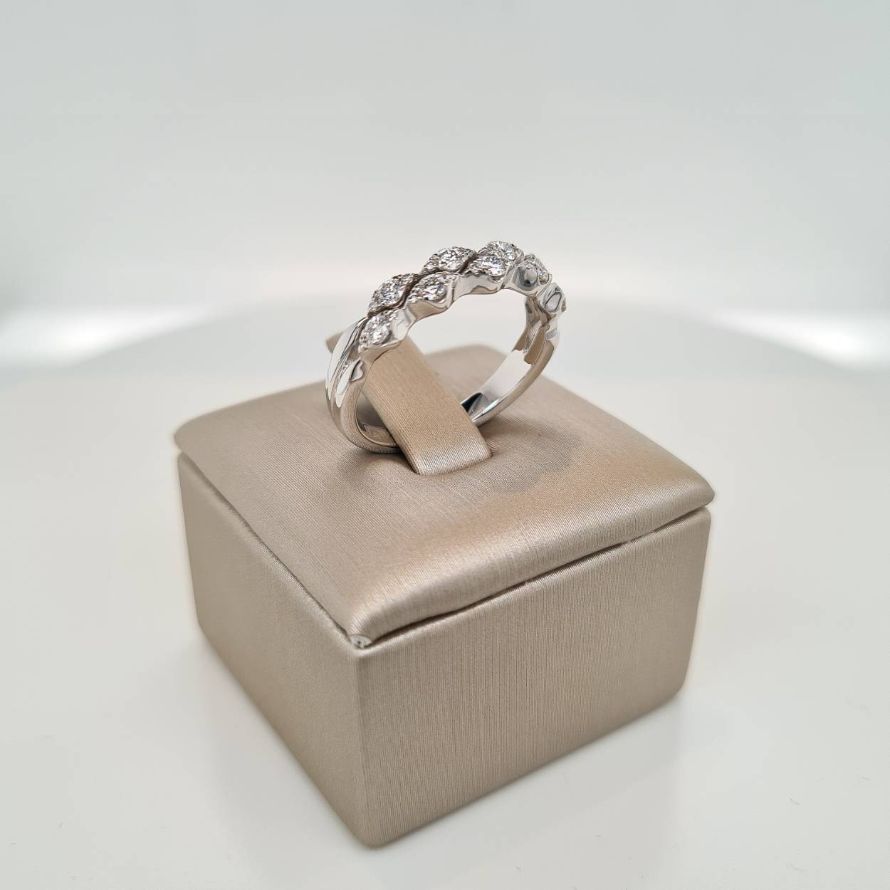 14krt gouden ring met diamant
