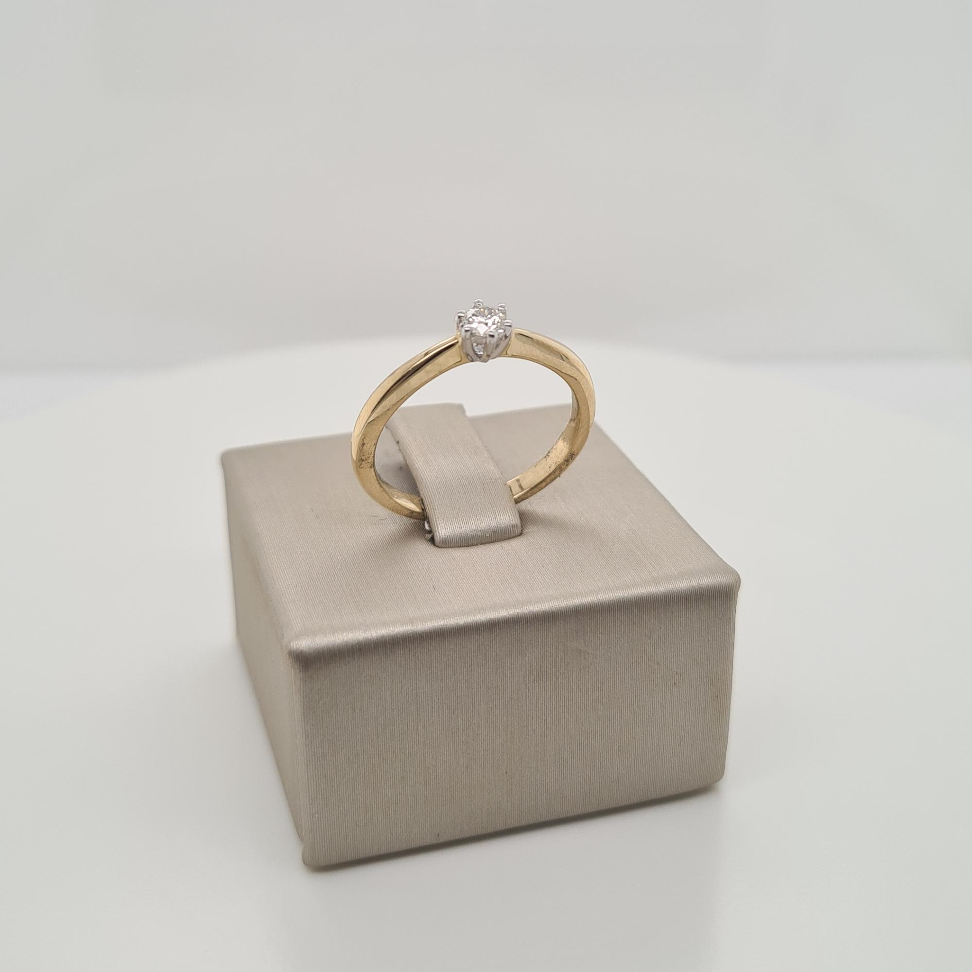 14krt gouden ring met diamant