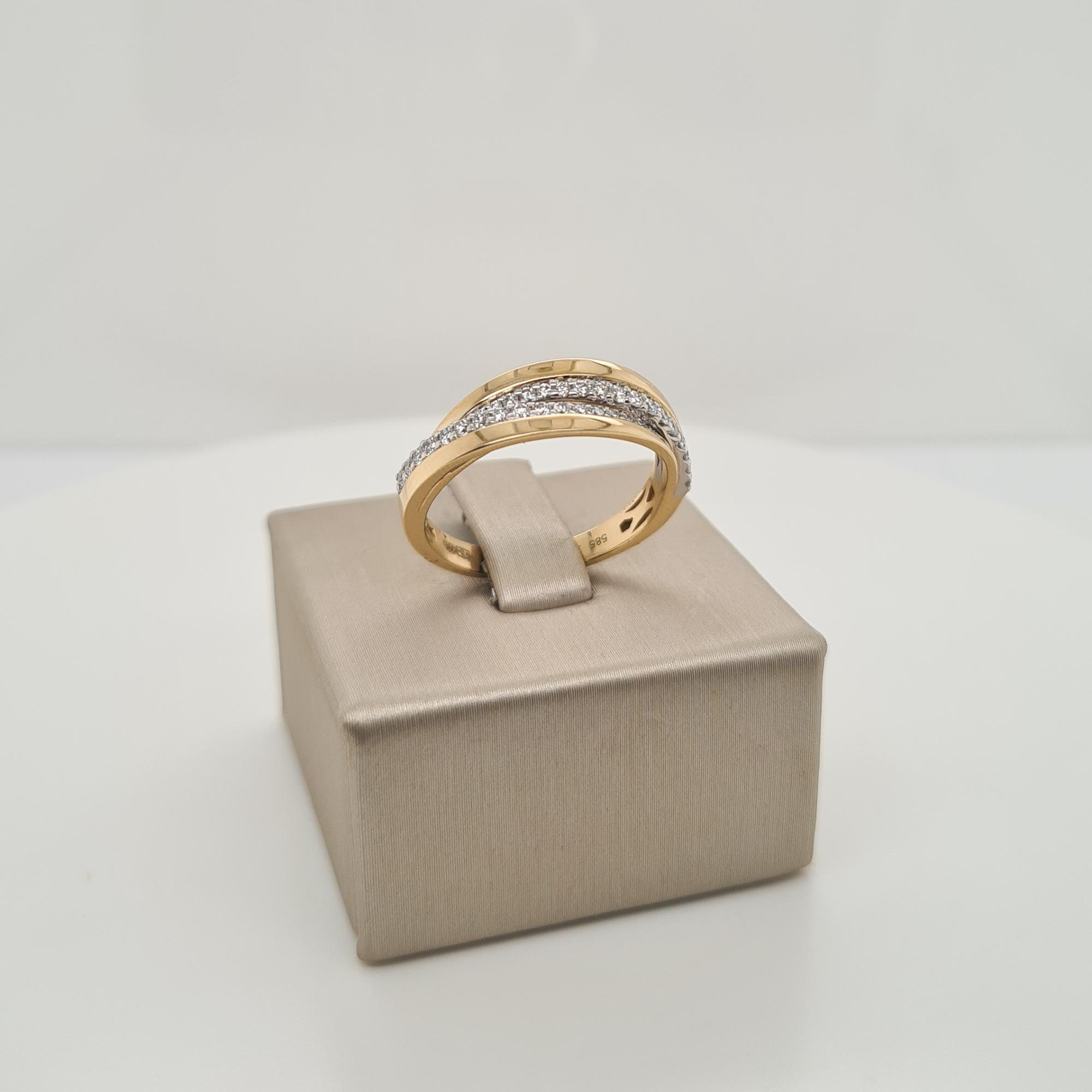 14krt gouden ring met diamant