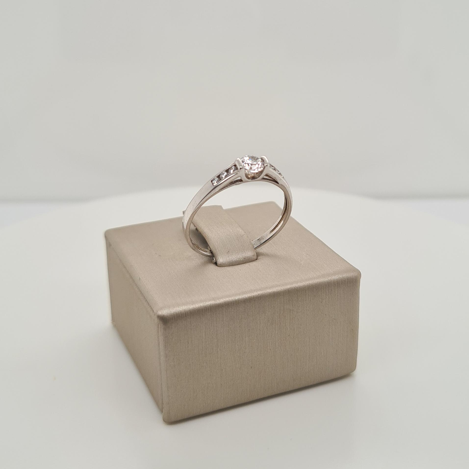 14krt gouden ring met zirkonia