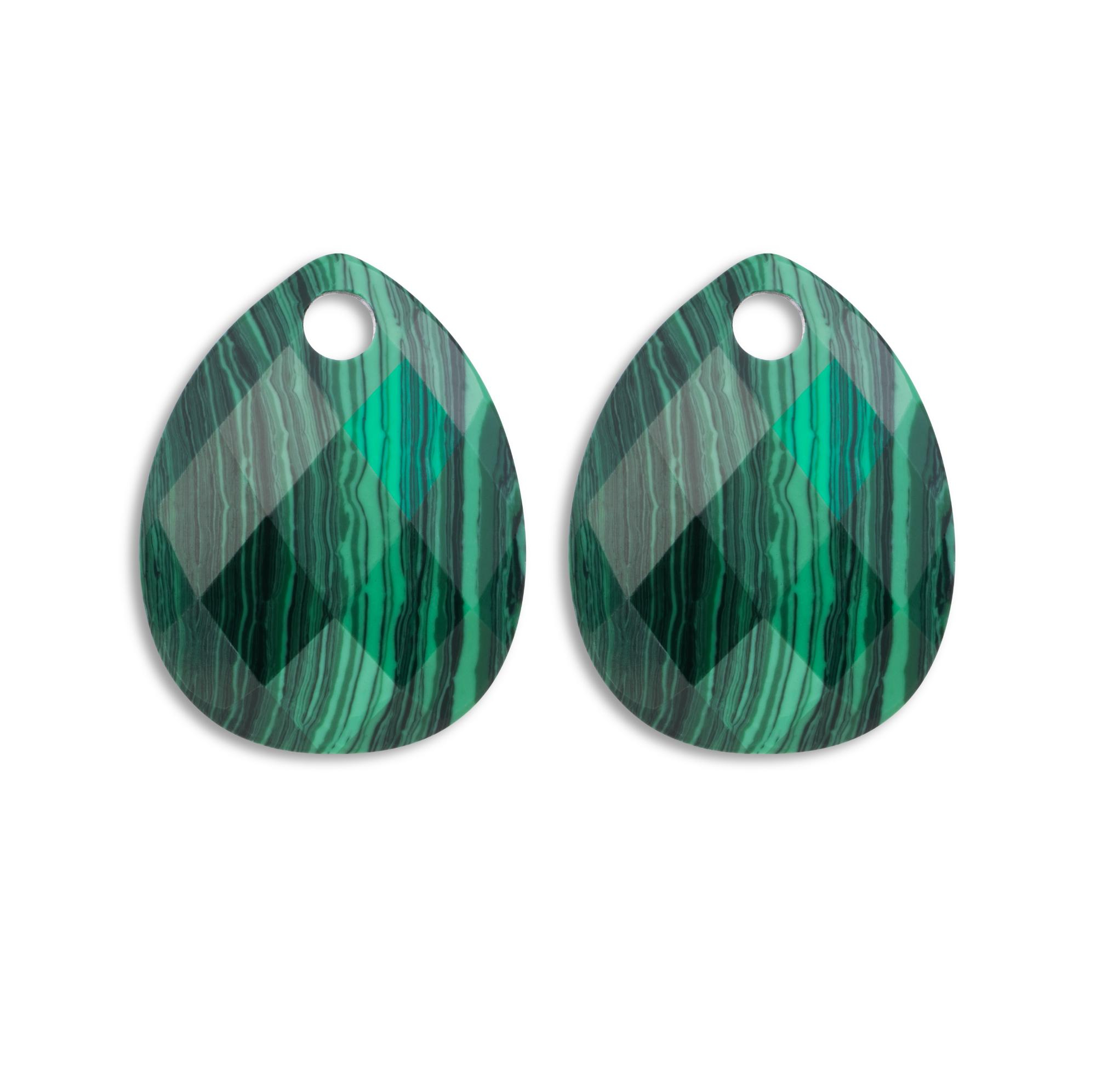 De Earstones Afterglow - Malachite (model EAGEM73) is een unieke hanger voor een oorbel, gemaakt van hypoallergeen materiaal. Met een intense groene kleur en een breedte van 20 mm is deze malachieten hanger nieuw in de collectie. Ideaal te dragen als accent aan een elegante oorbel. Voeg een vleugje verfijning toe aan elke outfit.
