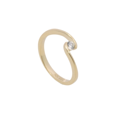 Der Ring Gold 333 mit Zirkonia, Modellnummer 670139056, ist ein eleganter Verlobungsring aus 8 Karat Gelbgold. Mit einem Gewicht von 1,77g und einem einzelnen Zirkonia-Stein ist er ideal f&uuml;r besondere Anl&auml;sse. Tragen Sie ihn an Ihrem Ringfinger, um seine feine Handwerkskunst und den funkelnden Stein perfekt zur Geltung zu bringen.