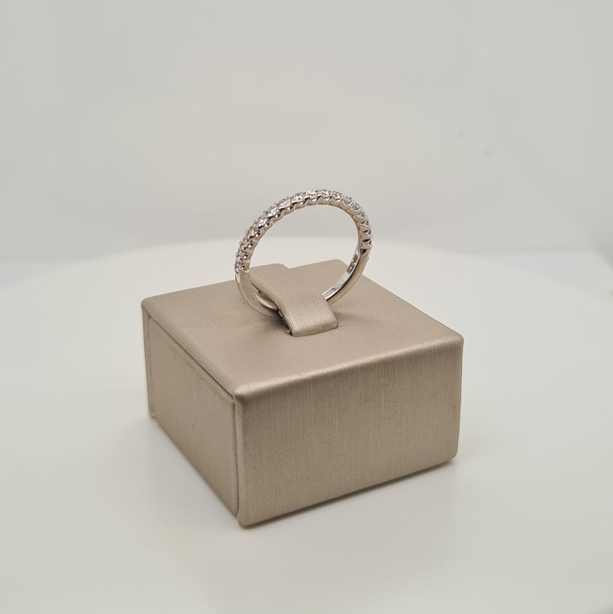 14krt gouden ring met diamant