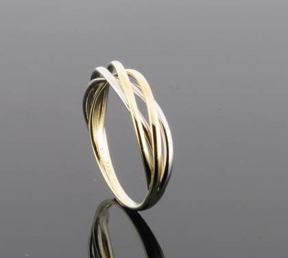 Der Ring Gold 333 Bicolor Modellnummer 679574054 ist ein elegantes Schmuckst&uuml;ck aus der Kategorie JEWEL. Dieser RING eignet sich f&uuml;r den normalen Alltag und besondere Anl&auml;sse. Tragen Sie ihn allein oder kombinieren Sie ihn mit anderen Schmuckst&uuml;cken f&uuml;r einen stilvollen Look. Perfekt, um jedem Outfit eine dezente Eleganz zu verleihen.