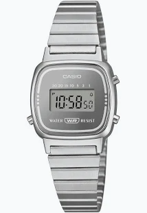 De Casio Vintage LA670WES-7AEF is eenCompact digitaal horloge in retrostijl met een volledig zilverkleurig roestvrijstalen ontwerp.