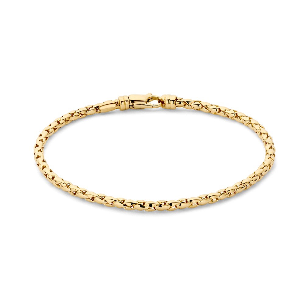 Een stijlvolle 14 karaat geelgouden armband met ronde schakels. De ronde schakels geven de armband een verfijnde en luxe uitstraling. Een prachtig sieraad dat je iedere dag met plezier draagt.
