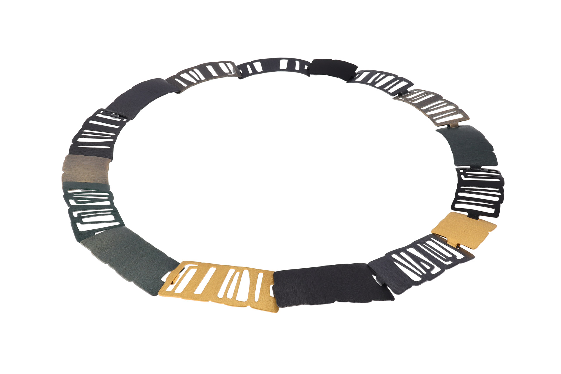 Der Halsschmuck  ist eine Halskette, die ein zweifarbiges Design bietet. Diese elegante Bicolor-Halskette kann vielseitig kombiniert werden und passt sowohl zu formellen Anl&auml;ssen als auch zu Freizeitoutfits. Sie eignet sich hervorragend, um schlichte Oberteile aufzuwerten oder als Highlight zu einem eleganten Kleid getragen zu werden. Ein stilvolles Accessoire f&uuml;r jeden Anlass.