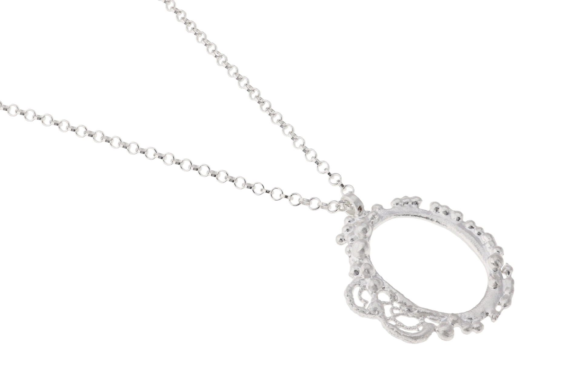 Die Kette mit Anh&auml;nger Ag 925, ist ein eleganter Schmuck aus 925er Silber. Perfekt zur Betonung jedes Outfits, kann sie sowohl im Alltag als auch zu besonderen Anl&auml;ssen getragen werden. Kombinieren Sie die Kette mit anderen Silberschmuckst&uuml;cken f&uuml;r einen stilvollen, abgestimmten Look.