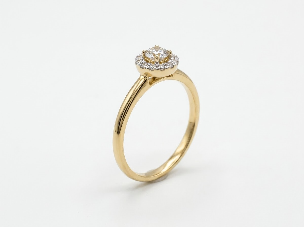 18 karaat geel  gouden ring met natuurlijke briljant centrale steen van 0.10ct en 0.12ct briljanten errond (12)