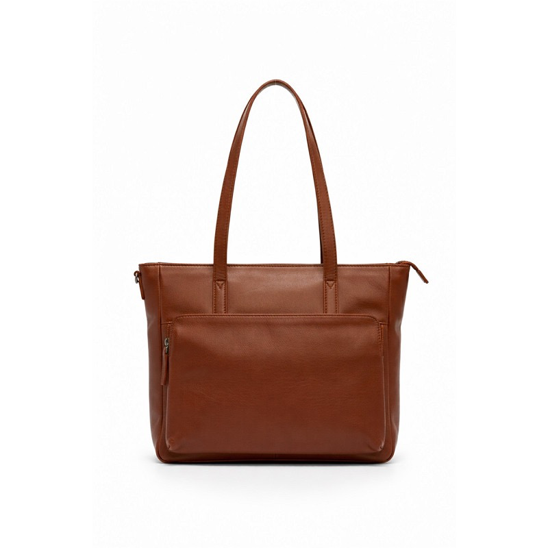 Justified Vela Shopper Laptop Comp &ndash; Leren Shopper
De Justified Vela Shopper Laptop Comp is de perfecte combinatie van stijl, ruimte en functionaliteit. Deze elegante leren shopper is gemaakt van 100% hoogwaardig Bos Taurus leer en heeft een tijdloze uitstraling die past bij iedere outfit. Ideaal voor werk, dagelijks gebruik of een dagje onderweg.

Met het ruime formaat van 33 x 11 x 28 cm biedt deze leren shopper voldoende plek voor je dagelijkse essentials en alles wat je onderweg nodig hebt. Het stevige leer zorgt voor een luxe uitstraling en maakt de tas geschikt voor jarenlang gebruik.

Productdetails

Merk: Justified
Model: Vela Shopper Laptop Comp
Materiaal: 100% Bos Taurus Leather
Afmetingen: 33 x 11 x 28 cm
Land van herkomst: India (IN)
Een stijlvolle en praktische leren shopper van Justified, perfect voor wie functionaliteit wil combineren met een elegante, tijdloze uitstraling.