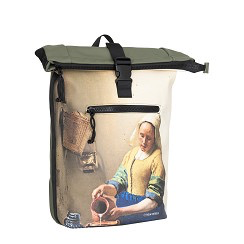New Rebels Mart Arts &ndash; New York Milkmaid II Rolltop Backpack 16L &ndash; Dark Green
De New Rebels Mart Arts New York Milkmaid II Rolltop Backpack 16L is een stijlvolle en opvallende rugzak met een unieke combinatie van Dark Green en Artprint. Het karakteristieke design geeft deze backpack een artistieke uitstraling, terwijl het praktische rolltop-model zorgt voor optimaal gebruiksgemak.
Met een inhoud van 16 liter biedt deze New Rebels rugzak voldoende ruimte voor je dagelijkse benodigdheden. Het formaat van 30 x 12 x 43 cm maakt de backpack geschikt voor werk, school, een dagje in de stad of onderweg.

De New York Milkmaid II is gemaakt van 100% PU (polyurethaan) en heeft een moderne, verzorgde uitstraling. De donkergroene basis in combinatie met de opvallende artprint zorgt voor een unieke look die perfect past bij liefhebbers van bijzondere en trendy accessoires.

Productdetails
Merk: New Rebels
Model: Mart Arts &ndash; New York Milkmaid II
Type: Rolltop Backpack
Inhoud: 16 liter
Kleur: Dark Green & Artprint
Kleurcode: 88
Materiaal: 100% PU
Afmetingen: 30 x 12 x 43 cm
Land van herkomst: China (CN)
Artistiek design en praktisch gebruik
De New Rebels Mart Arts New York Milkmaid II 16L combineert een opvallend kunstzinnig design met de functionaliteit van een ruime rolltop rugzak. De Dark Green & Artprint uitvoering maakt deze backpack tot een echte blikvanger, terwijl de 16 liter inhoud voldoende ruimte biedt voor alles wat je dagelijks nodig hebt.