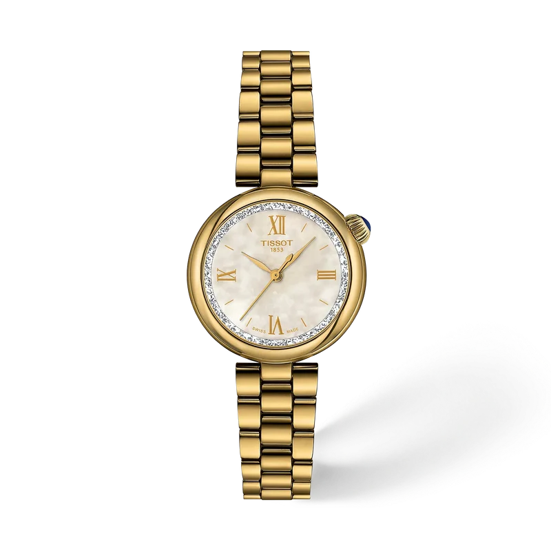 De Tissot Desir T1520103311800 is een stijlvolle dameshorloge met een ronde, goudkleurige roestvrijstalen kast en armband. Het heeft een parelmoeren wijzerplaat met Romeinse cijfers en beschikt over een Zwitserse quartz uurwerk. Dit analoge horloge heeft saffierglas, is waterbestendig tot 5 bar en is hypoallergeen. Perfect voor elegante en formele gelegenheden.