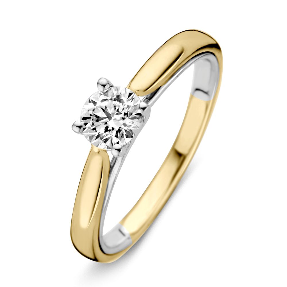 Ring bicolor briljant 0.40 crt.
14 Karaat Bicolor geel- en witgouden damesring met &eacute;&eacute;n briljant (0.40 crt.), solitair model. 