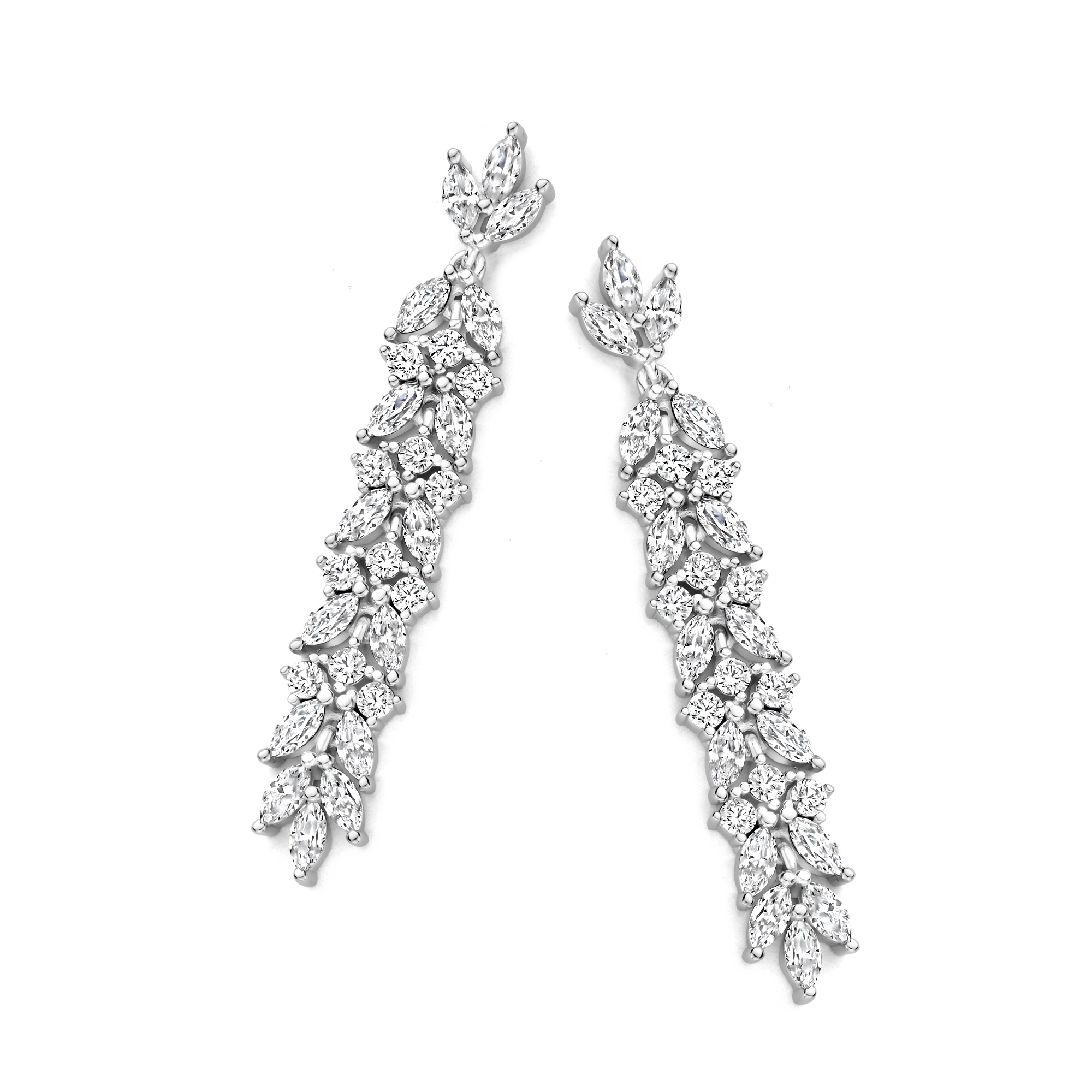 Lange zilveren oorbellen gezet met witte zirconium.  Prachtige collectre van silver rose