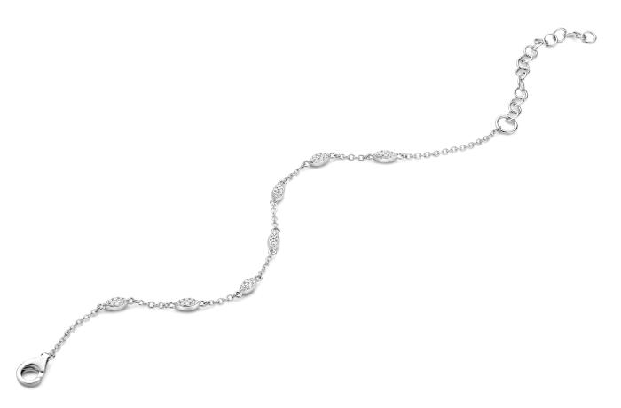 Armband in zilver met ovaal gezette tussenstukjes 