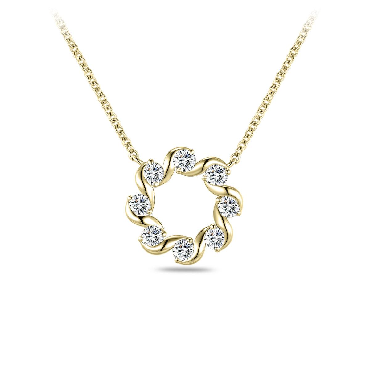 Dit Gisser collier  is een verguld sieraad bezaaid met zirkonia's. Als een prachtig halsketting, voegt het elegantie toe aan elke outfit. Draag het bij formele gelegenheden of als chique toevoeging aan je dagelijkse look. Combineer met bijpassende oorbellen voor een complete uitstraling. Verstelbaar van 42 t/m 45 cm