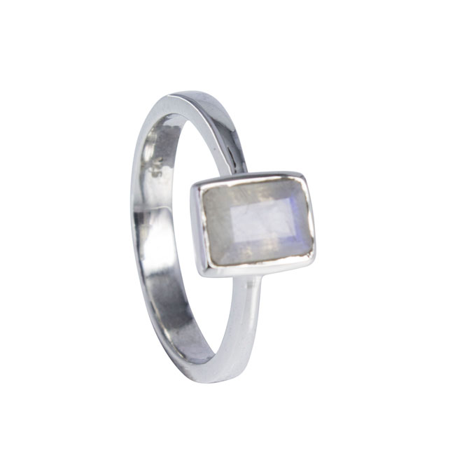 zilveren ring met maansteen