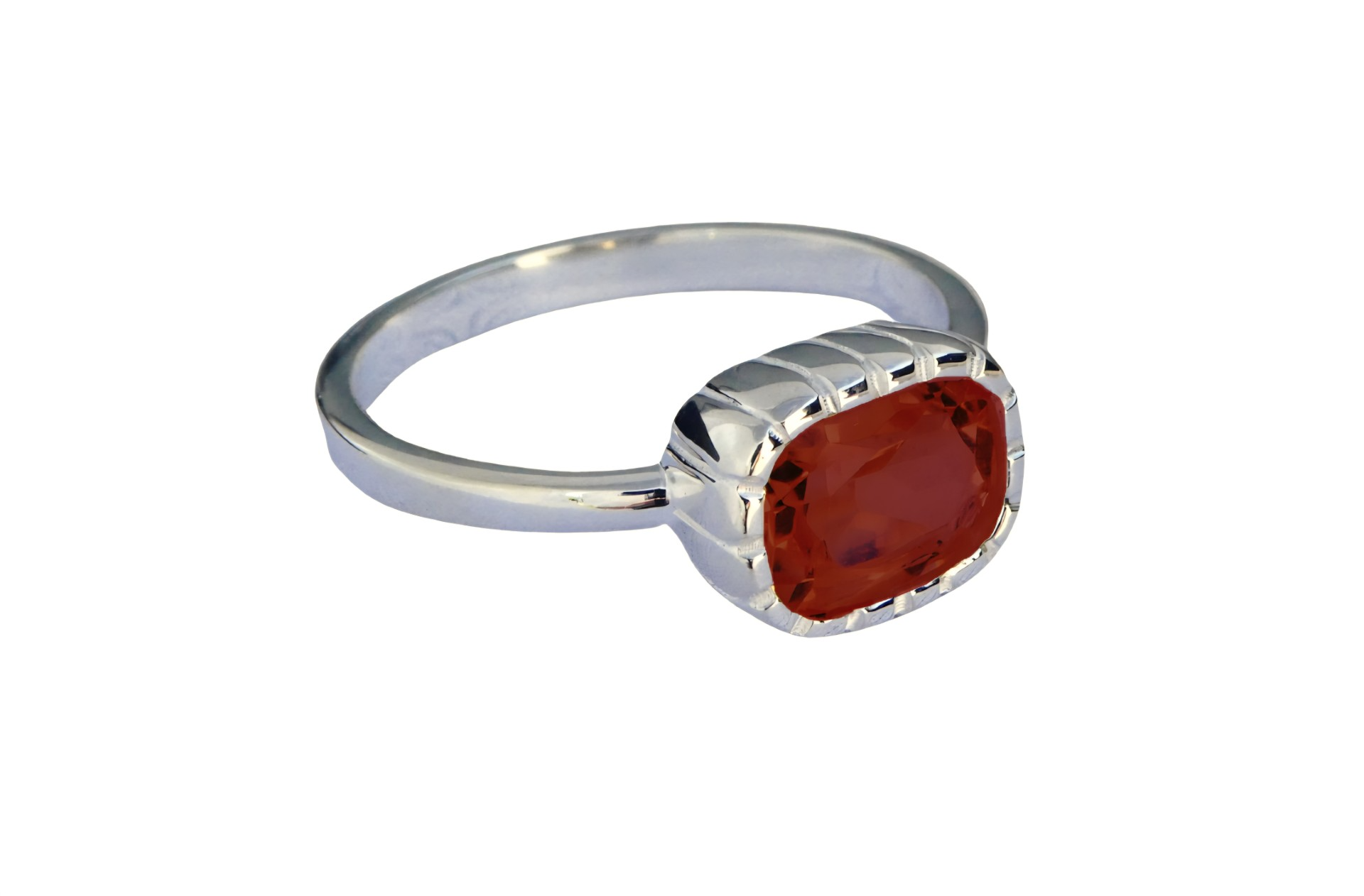 zilveren ring met granaat