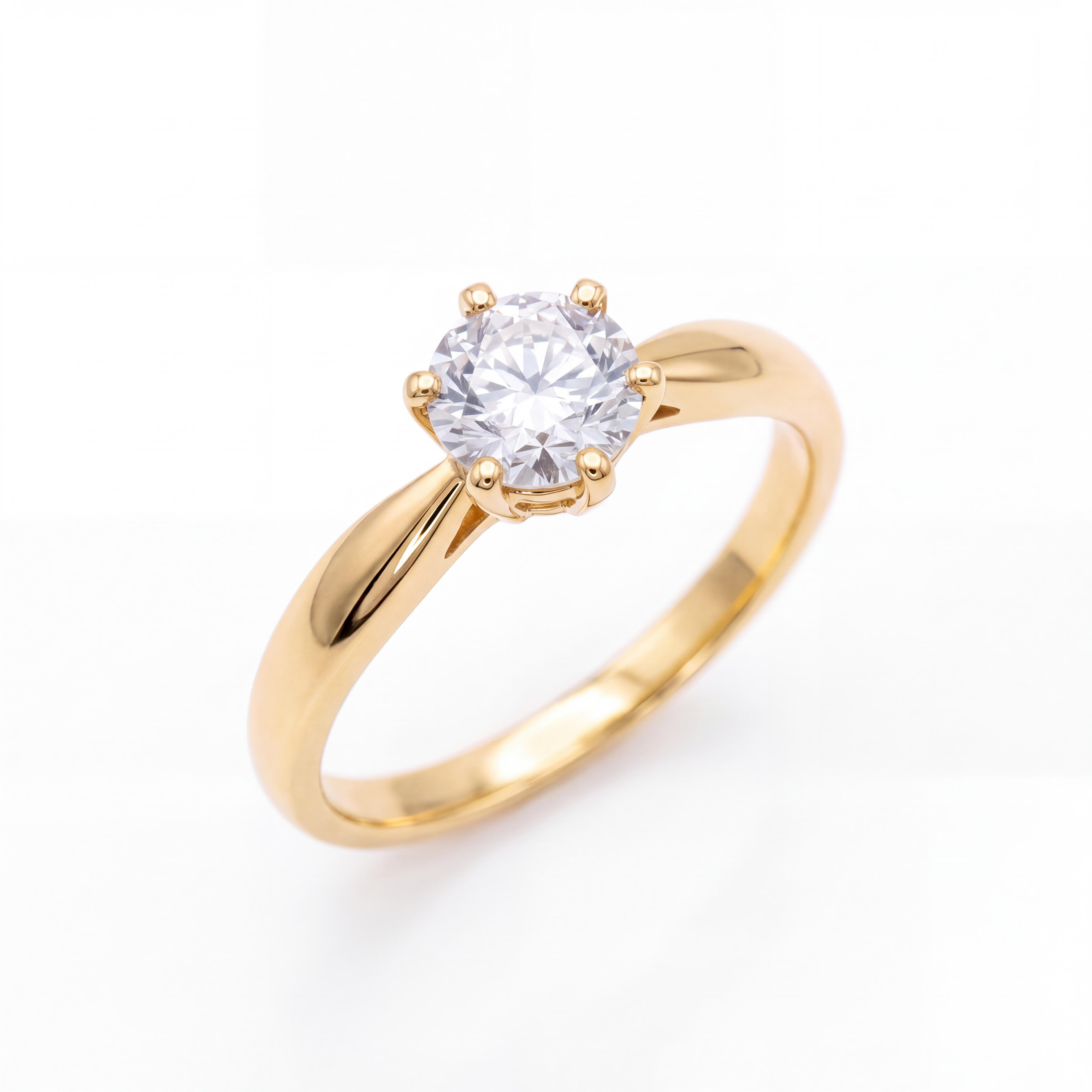 De Klassieke Gouden Solitaire Ring is een elegante gouden ring van 14 karaat. De ring schittert met een zirkonia-steen en voegt verfijning toe aan elke outfit. Perfect om dagelijks te dragen of tijdens speciale gelegenheden voor een tijdloze uitstraling.