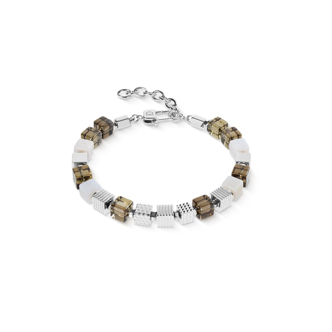 Deze COEUR DE LION HEREN ARMBAND model 0925/30-1711 is een stijlvolle bruine armband, onderdeel van de JEWEL-categorie. Het is ideaal om te dragen bij zowel formele als casual outfits. Combineer deze armband met andere naturelkleurige accessoires voor een verfijnde look. Een perfecte keuze voor mannen die graag een statement willen maken met subtiele elegantie.