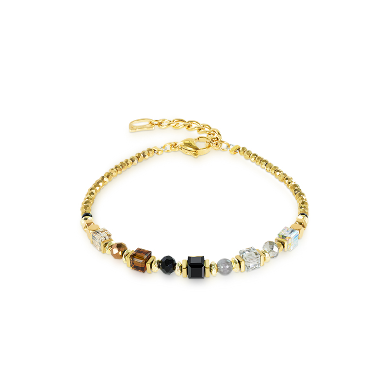 De COEUR DE LION Dames armband met modelnummer 2104-30-1113 straalt elegantie uit. Als een fantasiearmband, biedt het een unieke en verfrissende look die elke outfit naar een hoger niveau tilt. Draag het solo voor een subtiele uitstraling of combineer het met andere sieraden voor een gedurfde look. Perfect voor elke gelegenheid, van dagelijks gebruik tot speciale evenementen.