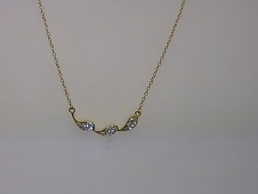 Das Collier Gold 585, Modellnummer MF2606, besticht durch 21 funkelnde Brillanten. Es geh&ouml;rt zur Kategorie JEWEL und ist ein NECKLACE aus GELBGOLD. Tragen Sie dieses elegante Collier zu besonderen Anl&auml;ssen oder um ein schlichtes Outfit zu veredeln. Es ist der perfekte Hingucker f&uuml;r jedes stilvolle Ensemble.